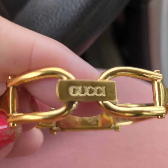 Ladies Gucci Watch - Picture 1 of 3